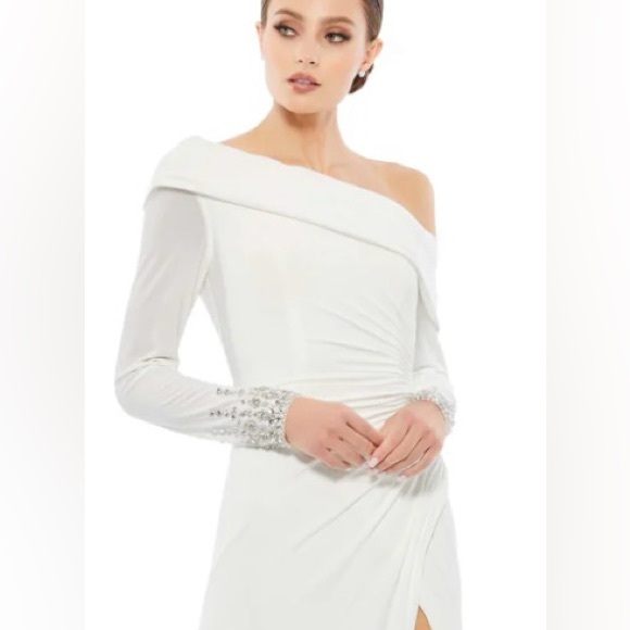 NWT Mac Duggal Beaded Cuff Drop Shoulder Faux Wrap Gown Dress White Size 14 - Picture 5 of 16